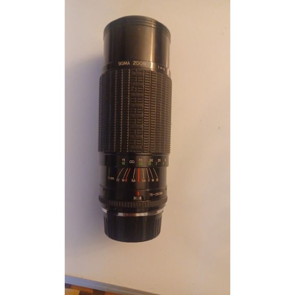 Sigma Zoom-8 (Delta Series / Zoom-8) 75-250mm f/4-5 Multi-Coated Zoom Lens